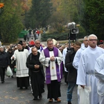 Modlitwa za zmarłych na zielonogórskim cmentarzu