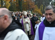 Modlitwa za zmarłych na zielonogórskim cmentarzu