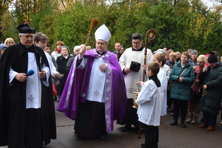 Dzień Zaduszny na gorzowskim cmentarzu
