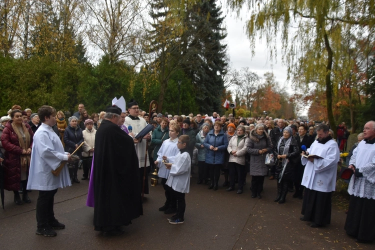 Dzień Zaduszny na gorzowskim cmentarzu