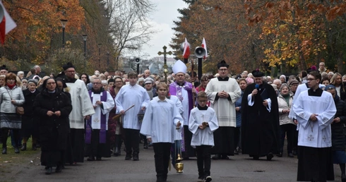 Dzień Zaduszny na gorzowskim cmentarzu