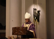 Katowice. Msza św. za zmarłych biskupów, którzy kierowali Kościołem na Śląsku [ FILM i ZDJĘCIA]