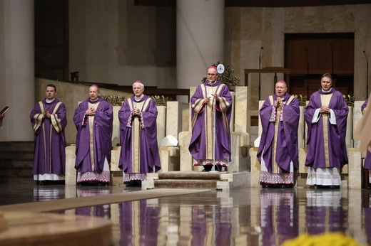 Modlitwa za dusze katowickich biskupów