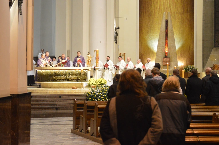 Modlitwa za zmarłych w Dzień Zaduszny