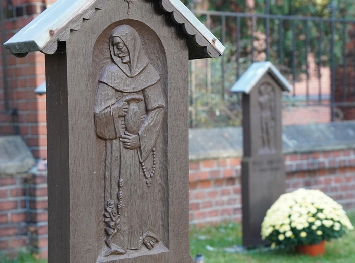 Franciszkański cmentarz we Wrocławiu-Karłowicach
