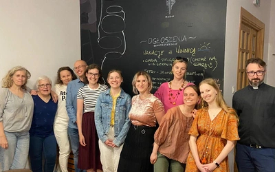 Tobiasz i jego Anioł. Mentoring studencki w towarzyszeniu w dorastaniu do dorosłości