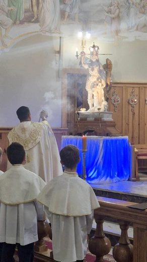 Nawiedzenie figury św. Michała Archanioła w Komorowie