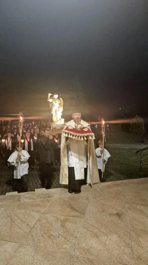 Nawiedzenie figury św. Michała Archanioła w Komorowie