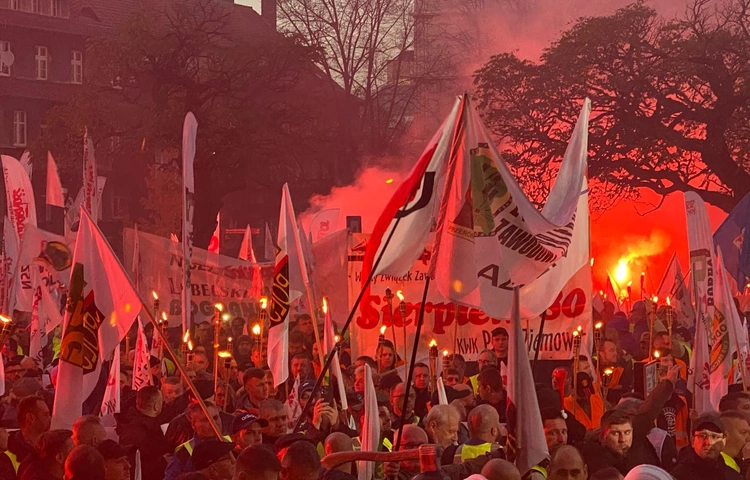 Katowice. Marsz gwiaździsty central związkowych [ZDJĘCIA]