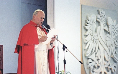 „Musicie od siebie wymagać…”. Paweł Skibiński stworzył ciekawą monografię drugiej pielgrzymki Jana Pawła II do Polski