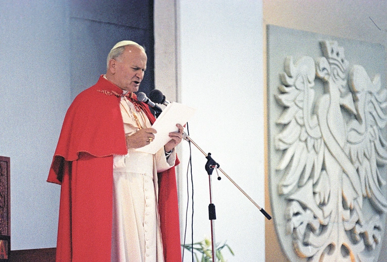 „Musicie od siebie wymagać…”. Paweł Skibiński stworzył ciekawą monografię drugiej pielgrzymki Jana Pawła II do Polski