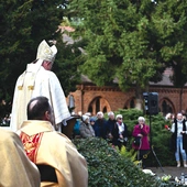 Eucharystia na cmentarzu komunalnym w Koszalinie.