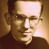 Jedno z zachowanych zdjęć kandydata na ołtarze. 