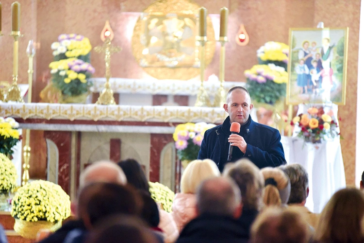 Ks. Czarniecki przedstawił życiową drogę rodziny Ulmów do chwały ołtarzy. 