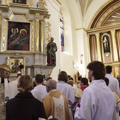 Biskup Jeż poświęcił odnowione ołtarze.