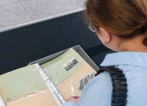 Kolekcja Andrzeja Nitscha to nie tylko materiał wizualny, ale przede wszystkim poruszające świadectwo strat wojennych Warszawy i niezłomnej siły jej odrodzenia.