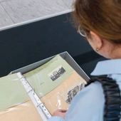 Kolekcja Andrzeja Nitscha to nie tylko materiał wizualny, ale przede wszystkim poruszające świadectwo strat wojennych Warszawy i niezłomnej siły jej odrodzenia.