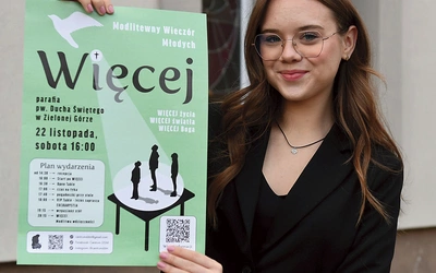 Julia Gąsiorek pochodzi z Sulęcina, a obecnie studiuje na I roku żywienie człowieka i dietoterapię na Uniwersytecie Zielonogórskim. Należy do Młodzieżowej Rady  Duszpasterskiej i formuje się w Ruchu Światło–Życie.