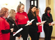 „Chryste, dobry Samarytaninie ludzkości, Tobie zawierzamy dzisiaj naszą posługę ubogim. Spraw, abyśmy pamiętając o największym przykazaniu, uczynili je treścią naszego codziennego życia. Prosimy Cię pokornie, daj nam przenikliwy wzrok i słuch, byśmy umieli dostrzec Twe oblicze w cierpiących i usłyszeć ich wołanie o pomoc. Pobudzaj naszą wolę do cierpliwej i gorliwej służby bliźnim w potrzebie” – to fragment modlitwy, którą na początek swojej działalności odmówili wolontariusze.