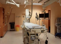 Niektóre szpitale przesuwają planowane operacje