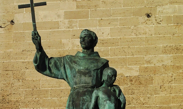 “Nie mówią prawdy”. Kontrowersje wokół zniszczenia pomnika św. Junipero Serry