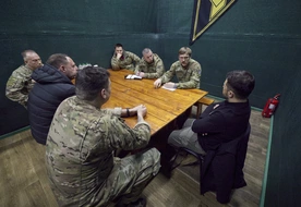 Prezydent Ukrainy z dowódcami w obwodzie donieckim