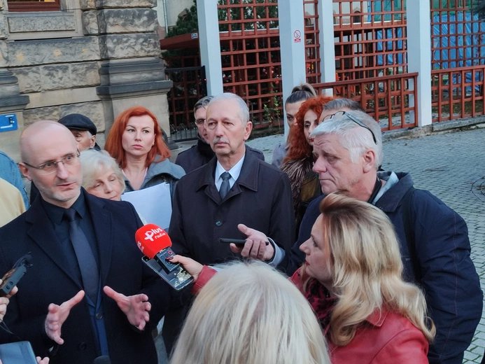Chcą krzyża w sali obrad