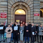 Chcą krzyża w sali obrad