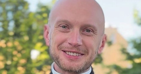 Ksiądz Popiełuszko nie walczył z kimś, tylko walczył przeciwko czemuś – mówi „Gościowi” proboszcz z warszawskiego Żoliborza