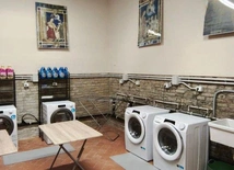 Nowa Pralnia św. Franciszka pomaga ubogim w Parmie