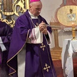 Modlitwa wspólnoty WSD w Radomiu za zmarłych duchownych 