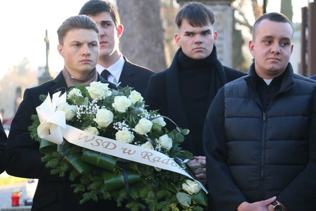 Modlitwa wspólnoty WSD w Radomiu za zmarłych duchownych 