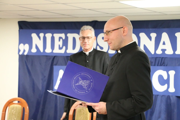 Płońsk. Konkurs "Niedoskonali, a święci" 