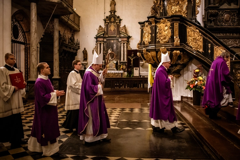 Msza św. za zmarłe duchowieństwo 2025