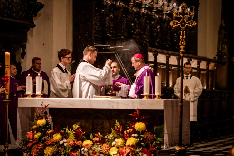 Msza św. za zmarłe duchowieństwo 2025