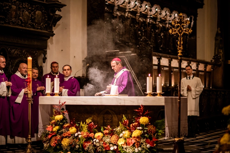 Msza św. za zmarłe duchowieństwo 2025