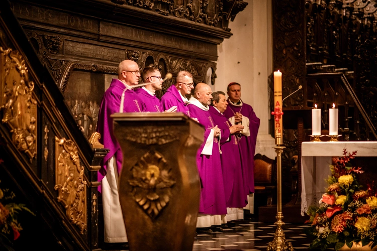 Msza św. za zmarłe duchowieństwo 2025