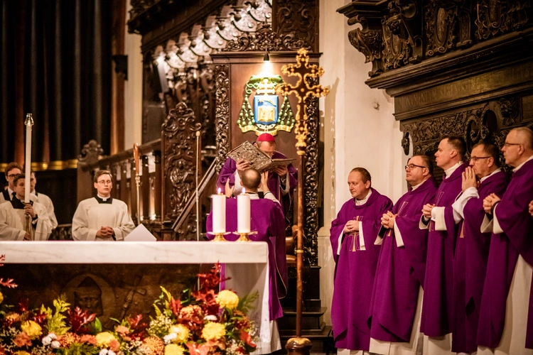 Msza św. za zmarłe duchowieństwo 2025