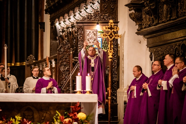 Msza św. za zmarłe duchowieństwo 2025