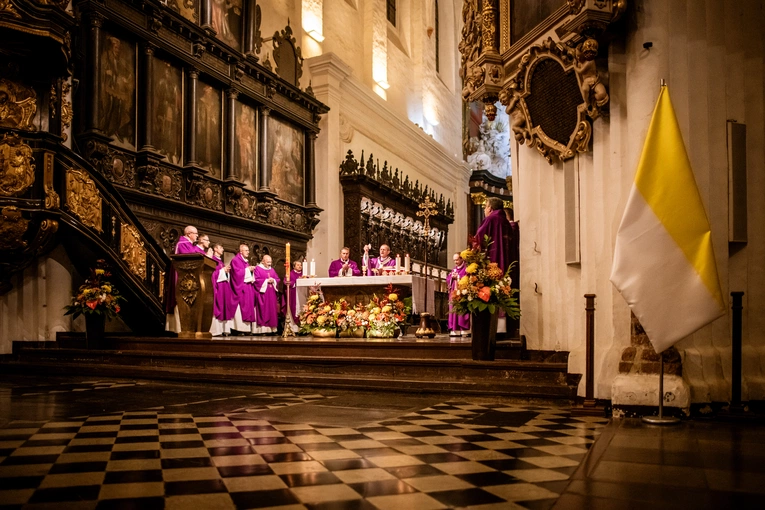 Msza św. za zmarłe duchowieństwo 2025