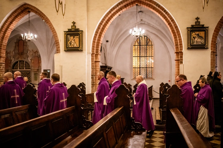 Msza św. za zmarłe duchowieństwo 2025