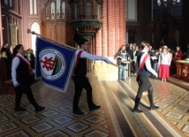 Uczniowie dziękowali Bogu za niepodległość. Niedługo oddadzą hołd Danucie Siedzikównie "Ince"