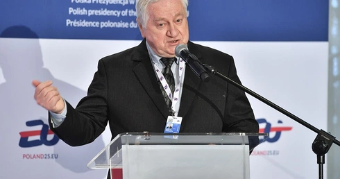 W jaką grę Chiny grają ze światem?