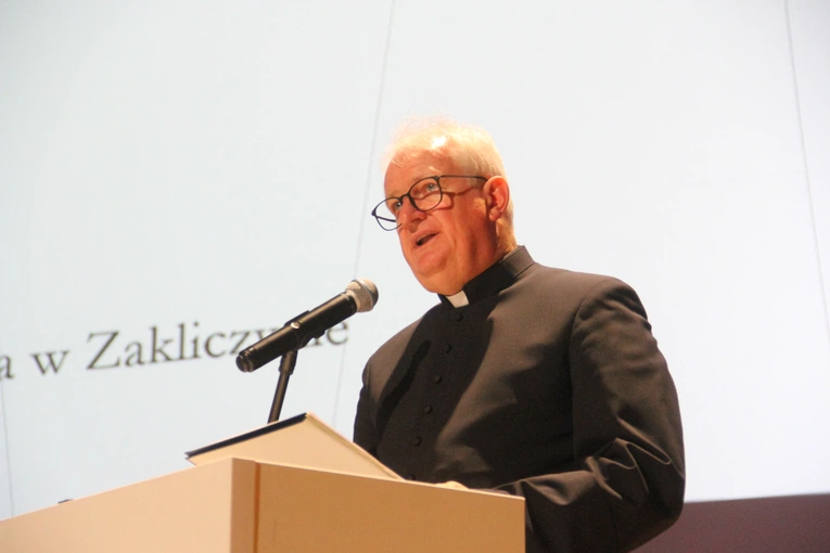 Lusławice. Konferencja "Od Opatkowic do Zakliczyna"