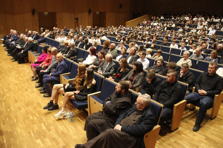 Lusławice. Konferencja "Od Opatkowic do Zakliczyna"