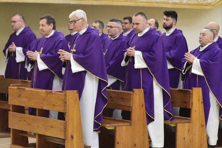 WSD Hosianum. Msza św. za zmarłych