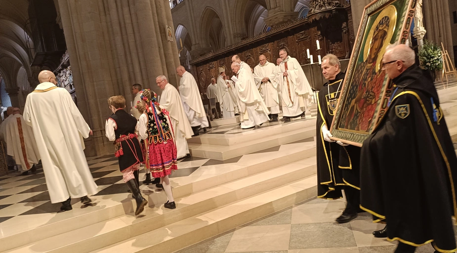 Ikona Jasnogórska wróciła do Notre Dame