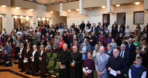 Nadzieja budowana na obietnicy