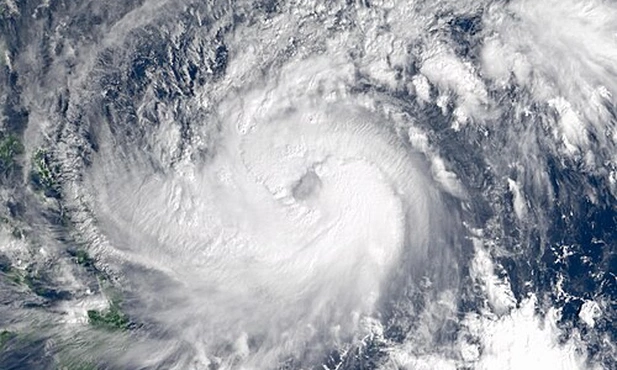 Blisko milion osób ewakuowanych na Filipinach