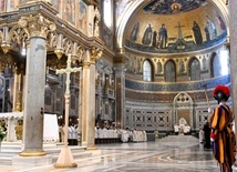 Papież na Lateranie: tylko Chrystus jest dla nas fundamentem